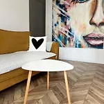 Апартаменты Uroczy Z Ogrodem Румя