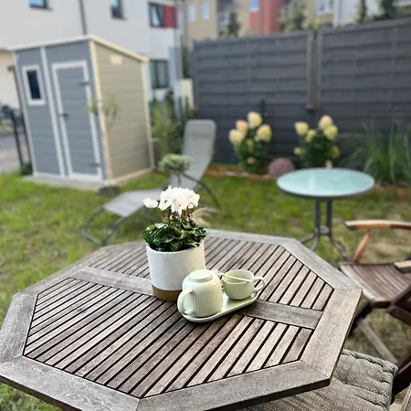 Uroczy Z Ogrodem Румя