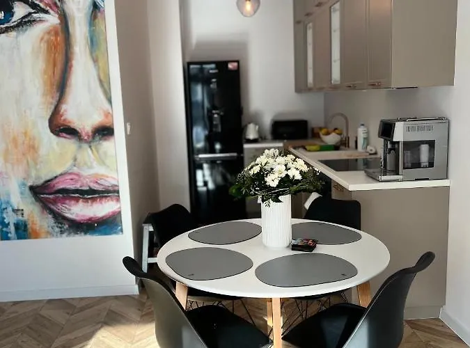 公寓 Uroczy Z Ogrodem